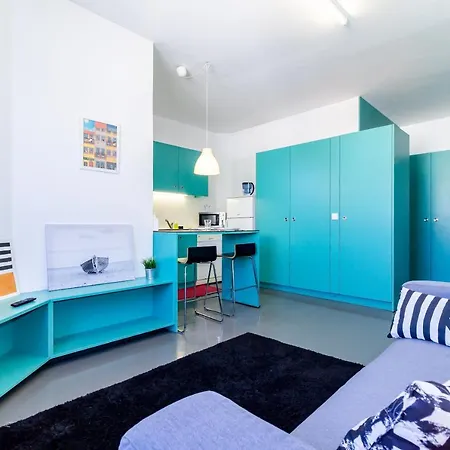 Center 5t With Balcony * Porto